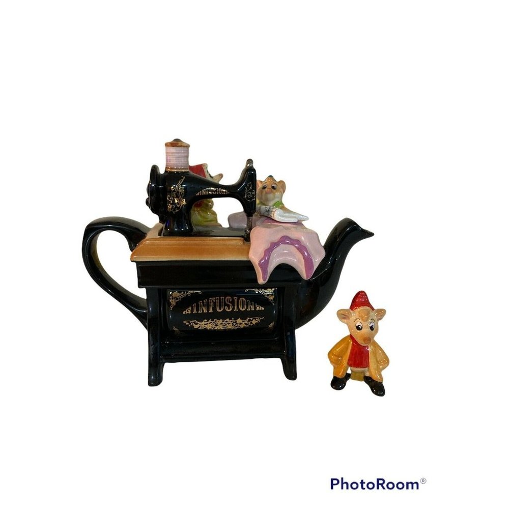 CARDEW DESIGN EXTRAFINE DISNEY RARE CINDERELLA TEAPOT NUMBERED LIMITED ED  Read!
